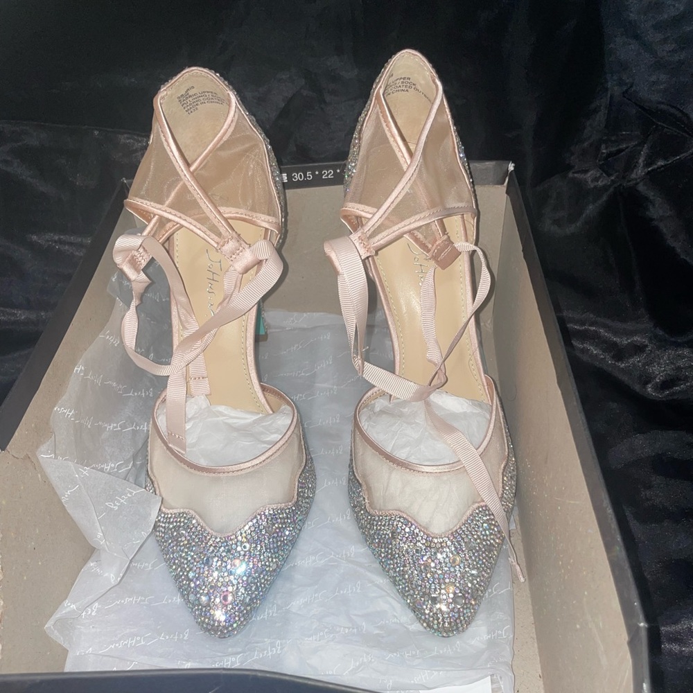 Betsy Johnson Iris Pumps